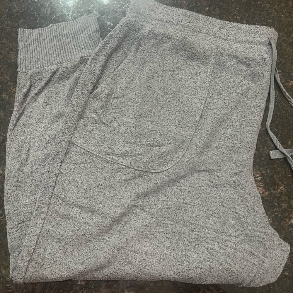 Market & Spruce Charcoal Lounge Pants